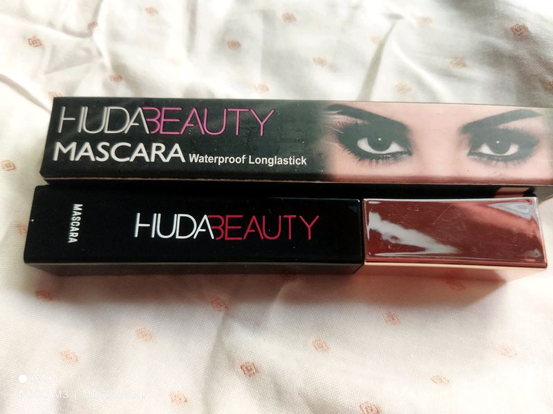 Huda Beauty Eyeliner, Mascara, Compact &amp; Green Tea Primer