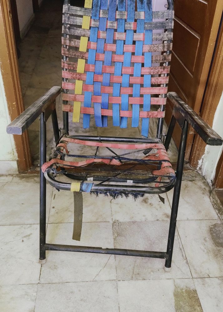 Study Chair With No Thread
