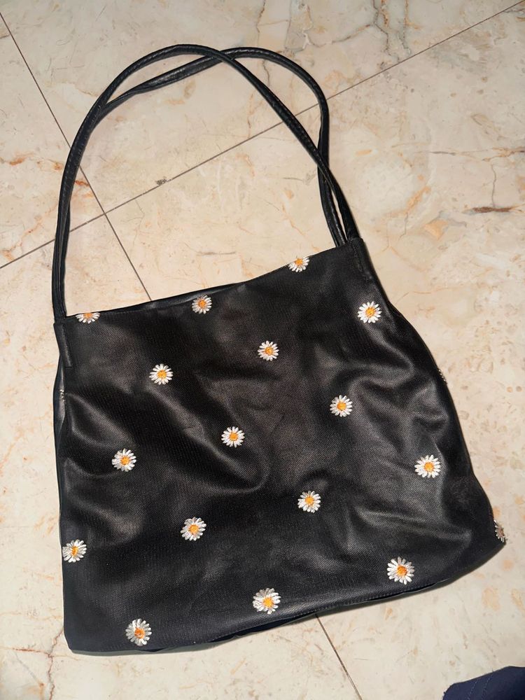 Daisy Print Black Tote Bag