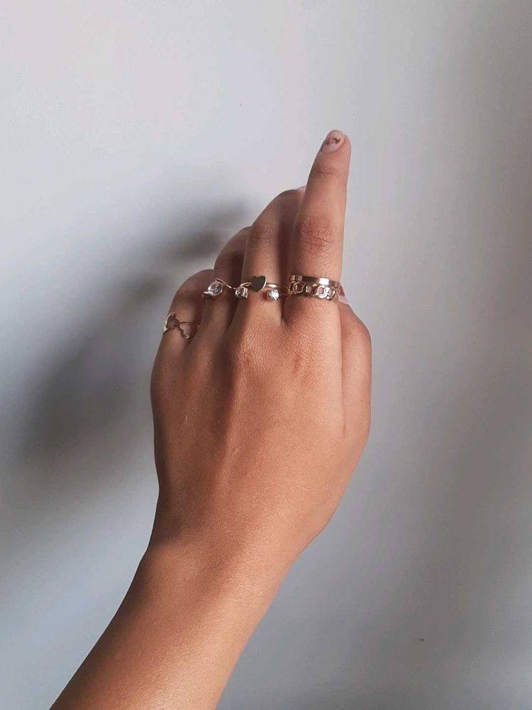 CHIC SET OF 6 RINGS