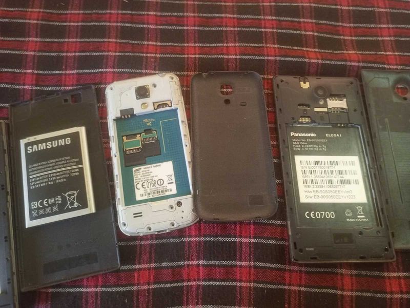 Dead Scrap Phones For Parts