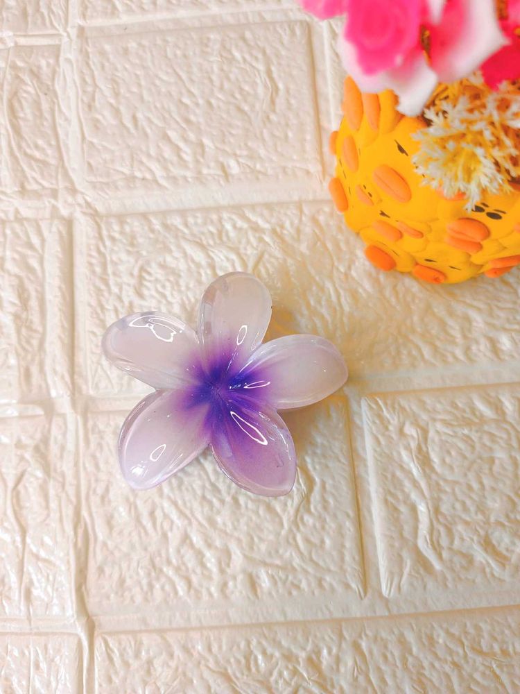 Viral Flower Clutcher💜