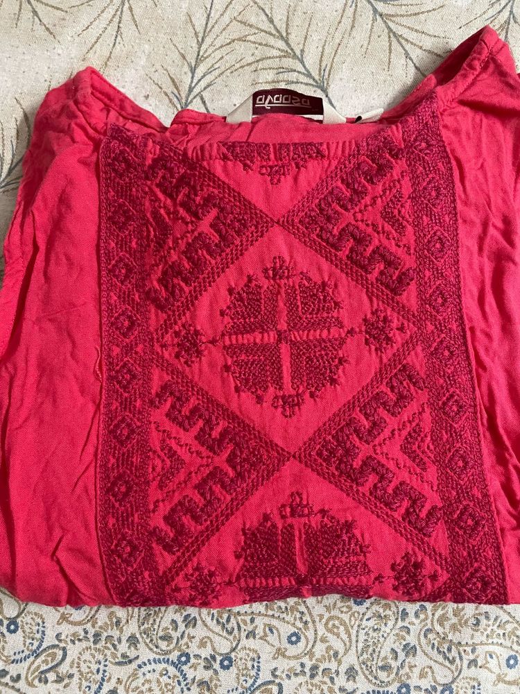 Women Cotton Thread Work Kurti