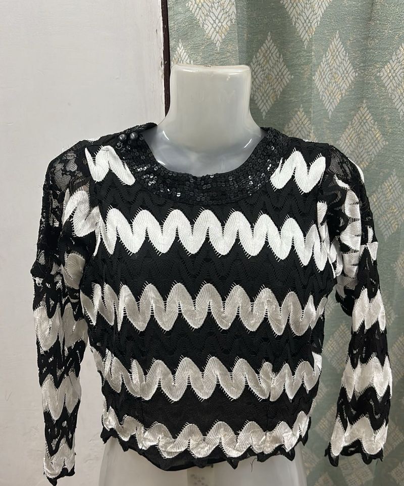 Stylish Black &amp; White Top
