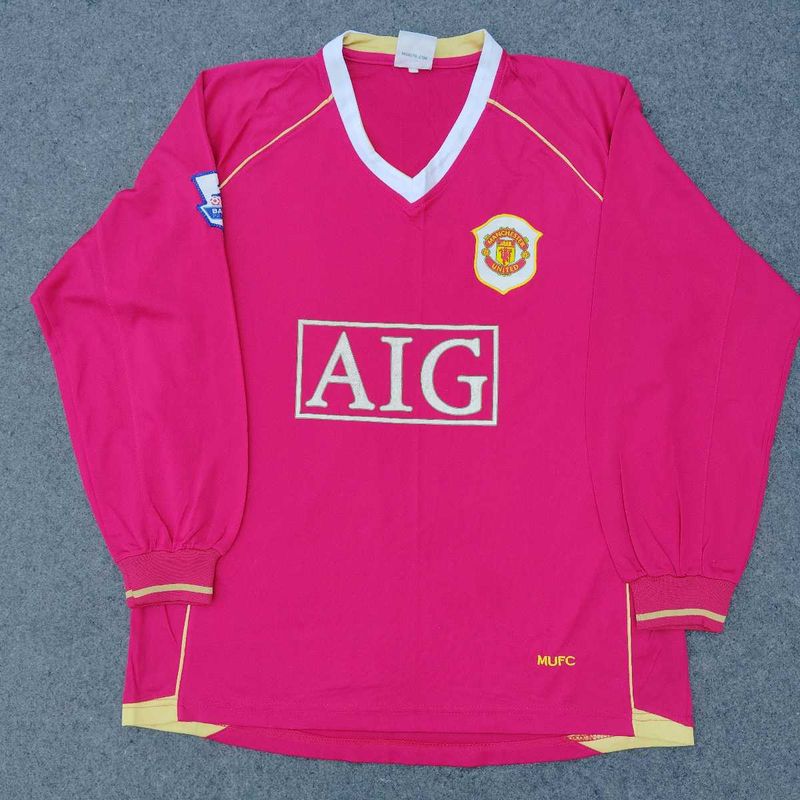 Manchester United Jersey Only At 299