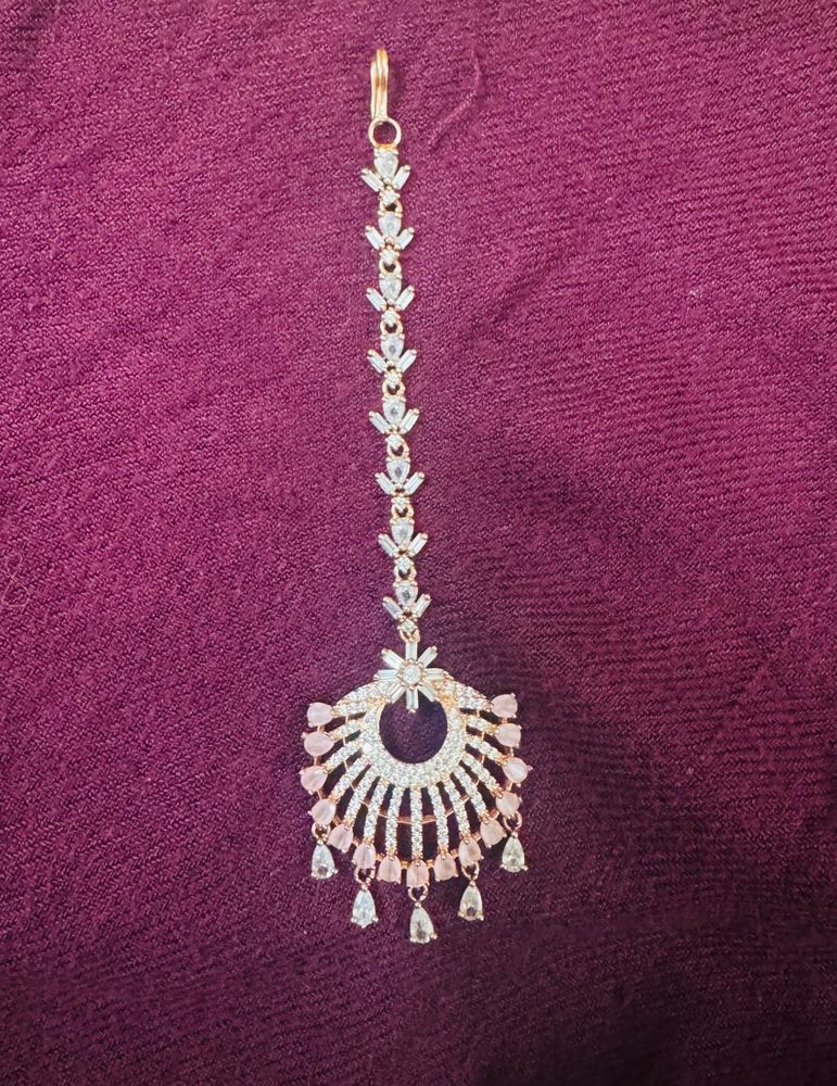 Elegant Tikka Headpiece