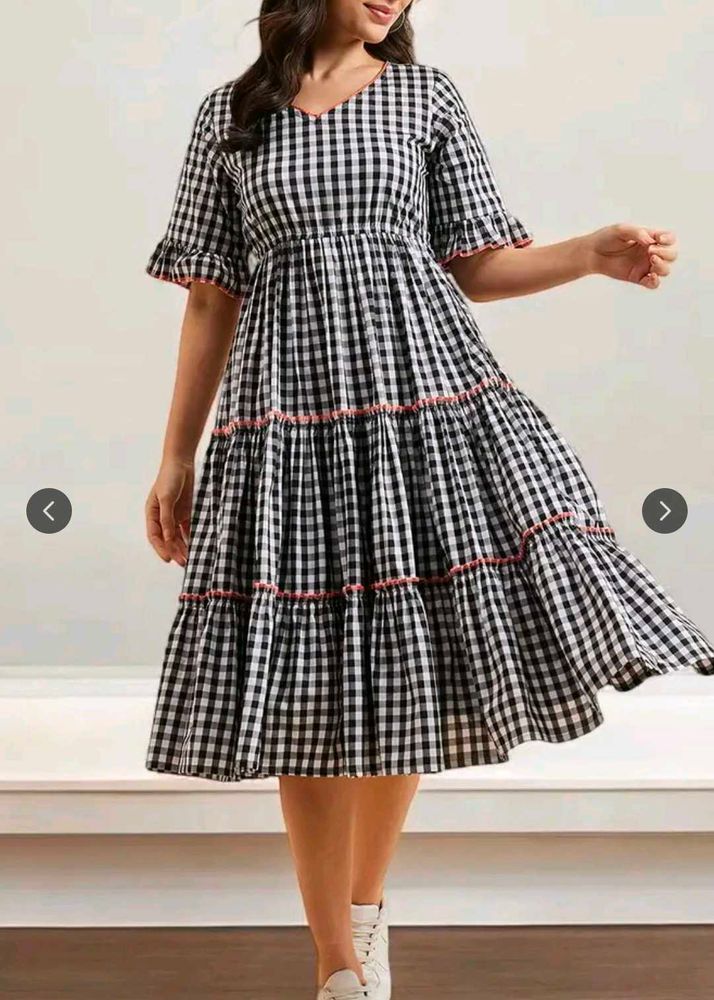 Chic Gingham Midi Dress