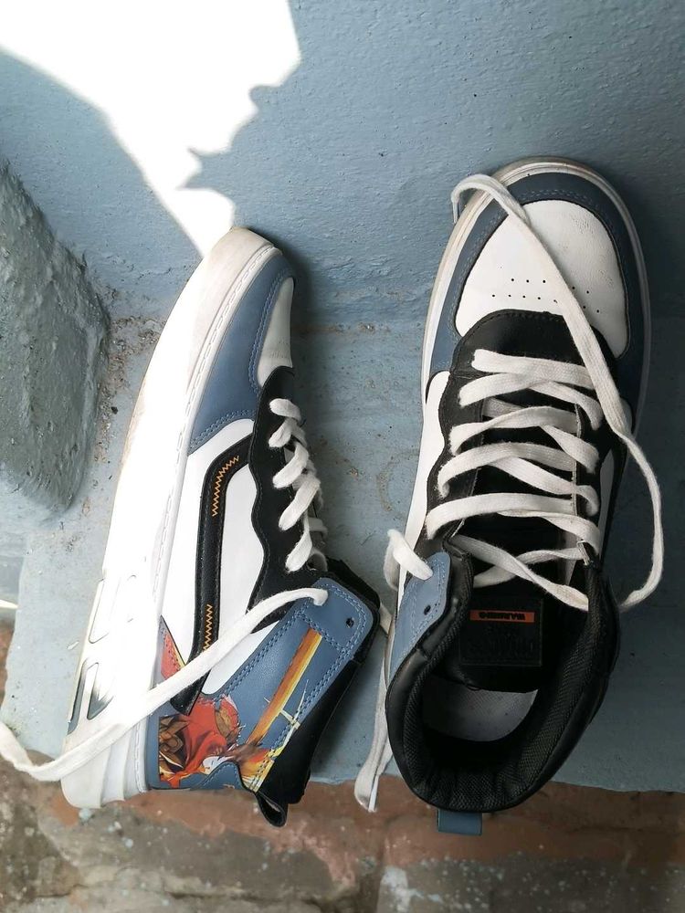 Stylish Blue &amp; White Sneakers