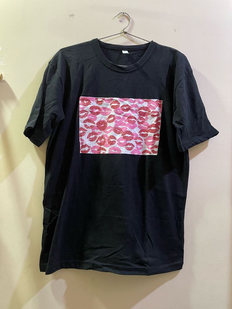 Trendy Lips Print T-Shirt