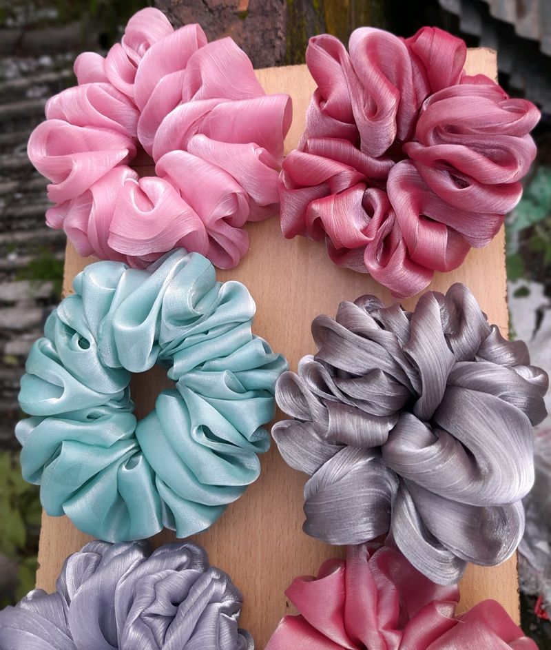 Set Of 6 Multiple Colours Scrunchies 💖
