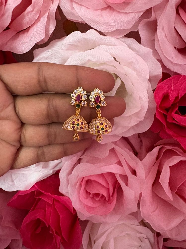Elegant Gold Jhumka Earrings