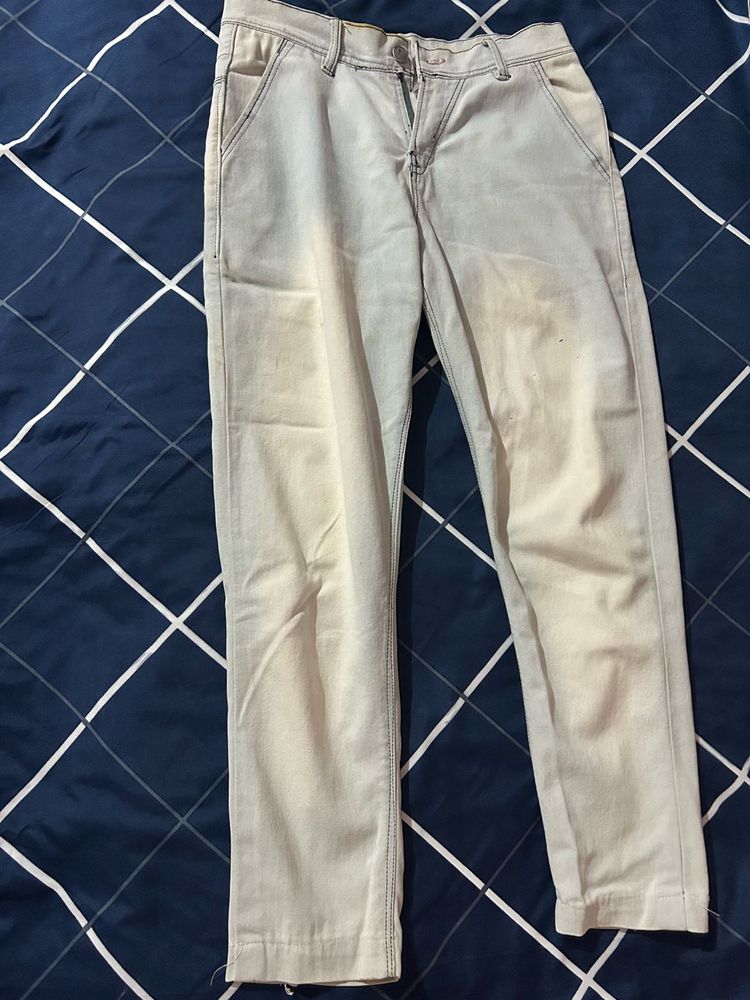Casual Light washed blue jeans