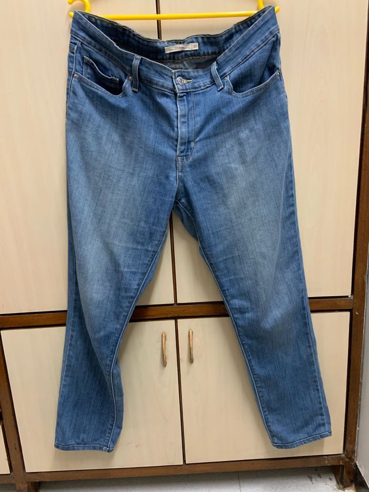 Levi&#39;s 711 Skinny Fit Blue Jeans
