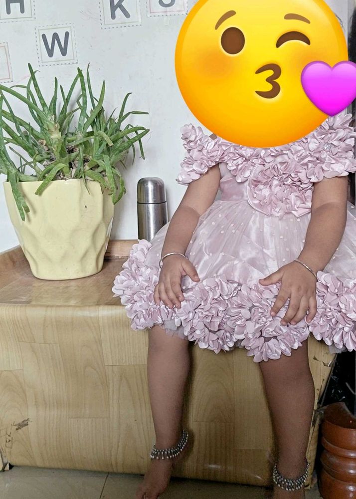 Girl&#39;s Pink Floral Party Dress