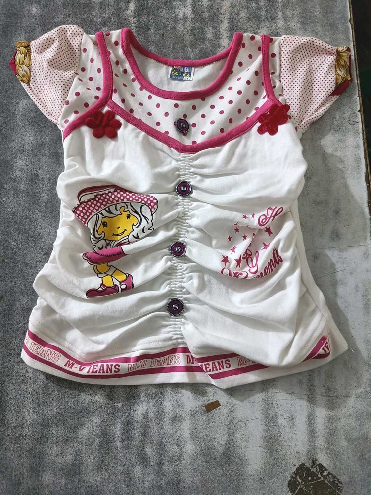 baby girl&#39;s shirt delightful pink polka dot design