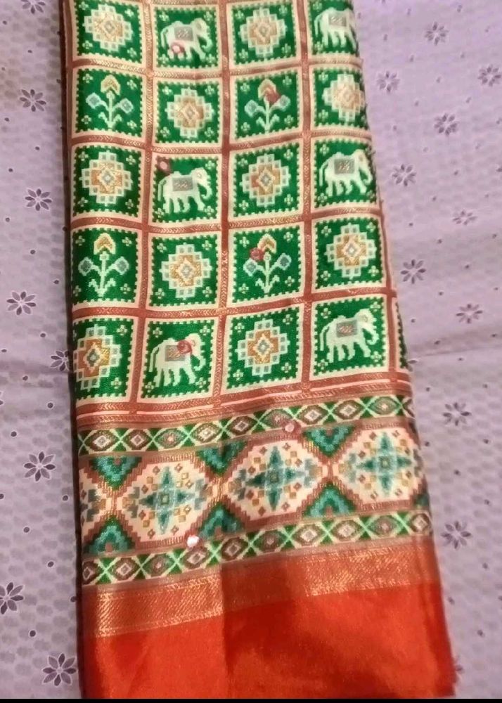 5 Green Elephant Print Saree With Attached Blouse