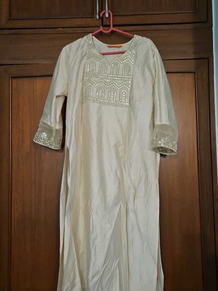 Elegant Embroidered Kurta On Sale