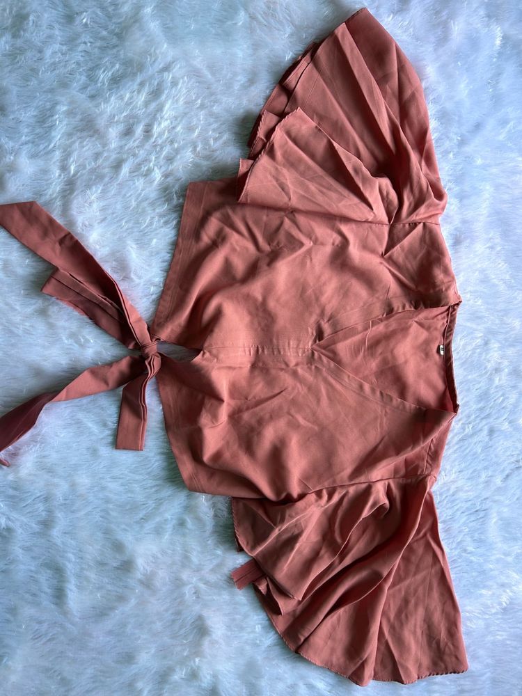 Crop Top With Frill Hands