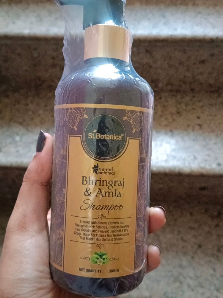 Bhringraj And Amla Shampoo