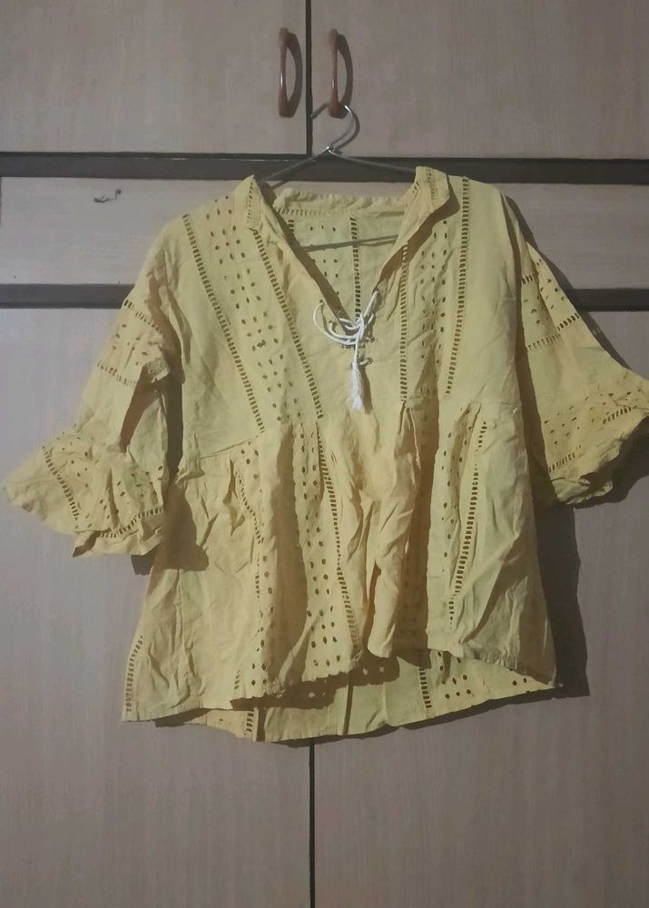 Yellow Cutout Detail Top🌛