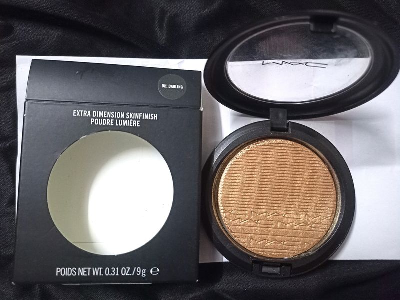 New MAC HIGHLIGHTER OH DARLING
