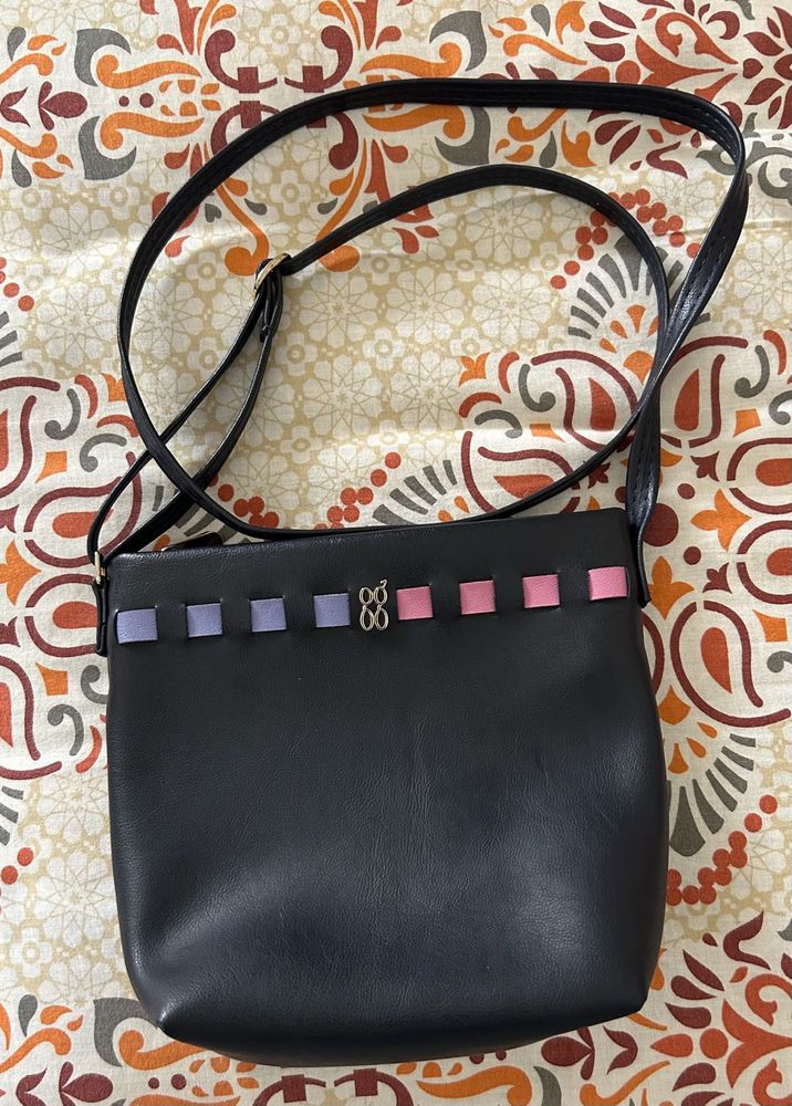 Chic Crossbody Bag/ sling bag