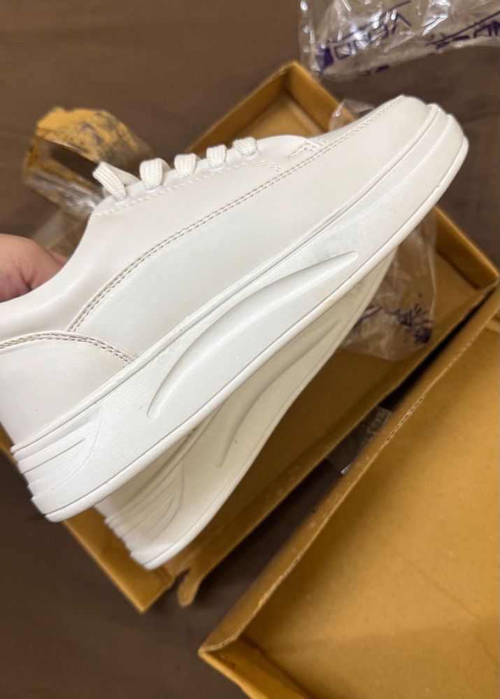 Vendoz 40White Sneakers water protection