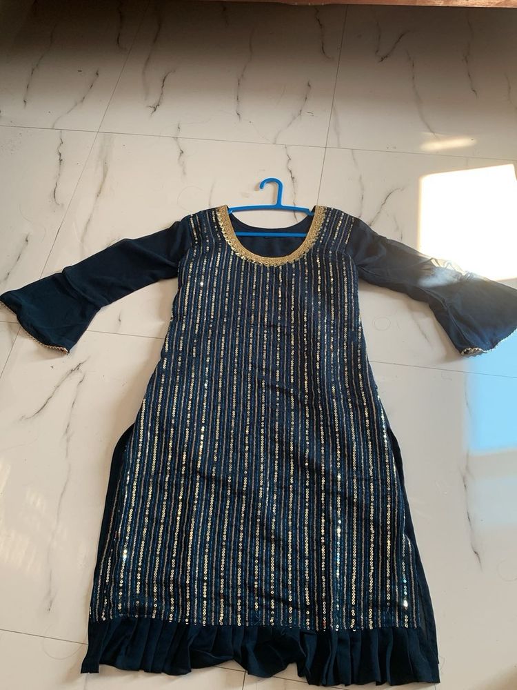 Elegant Black &amp; Gold Kurta