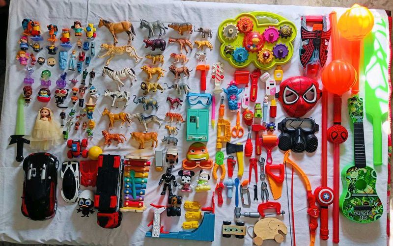 Figures &amp; Toys