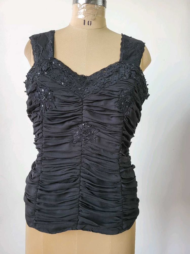 Top , Waist  40 Inches