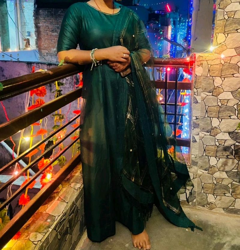 Beautiful Women's Gown With Dupatta And Plazo Pant