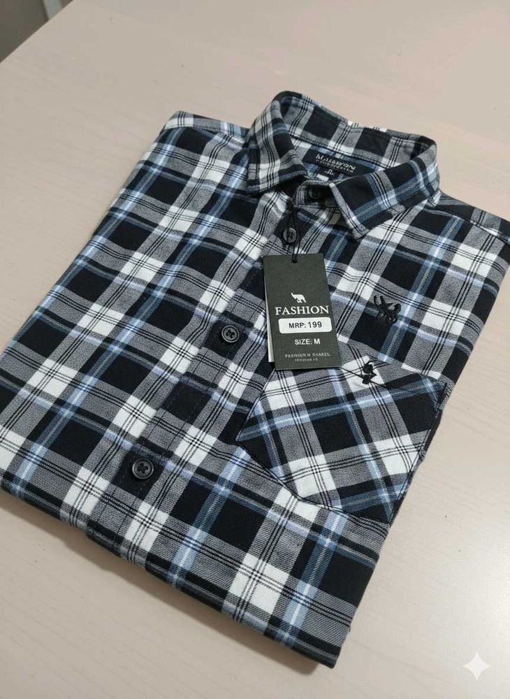 Black &amp; White Plaid Flannel Shirt - Size M