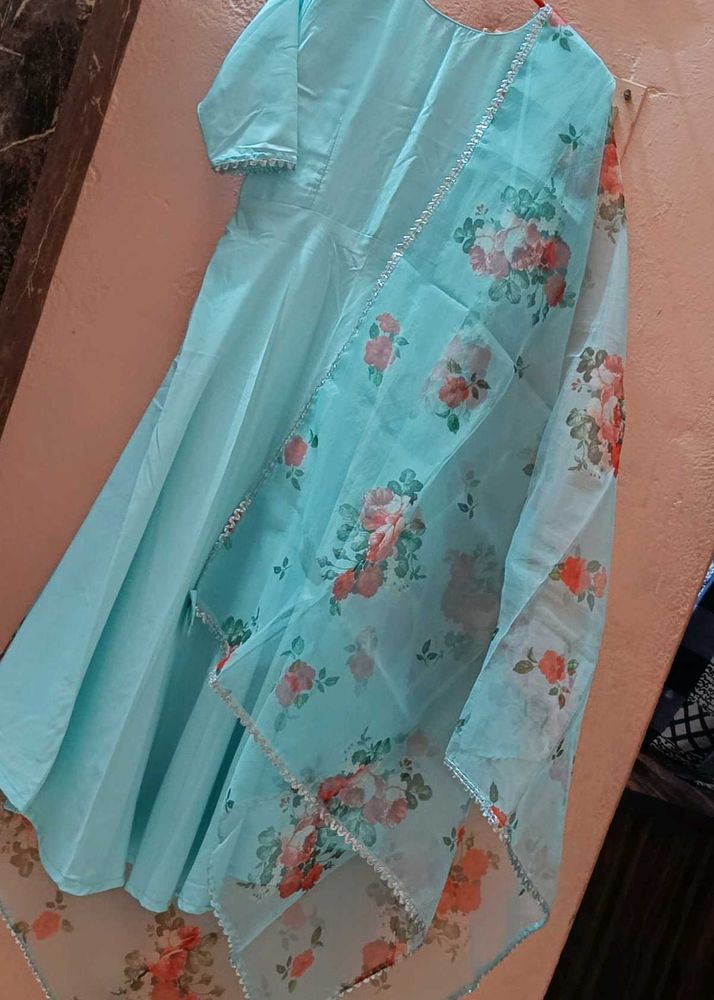 Anarkali With Floral Organza Duppata