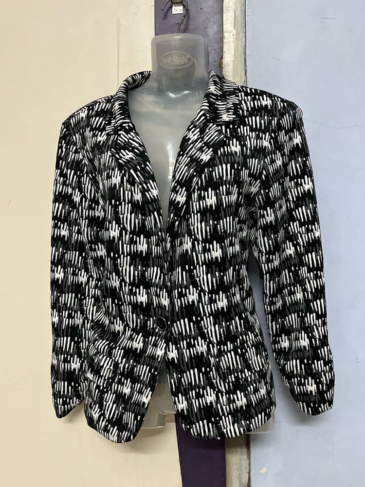 ROBERT LOUIS Branded Over Coat