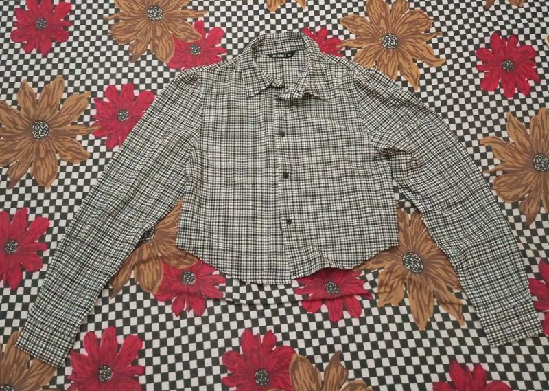 Checked Puff Sleeve Crop Shirt