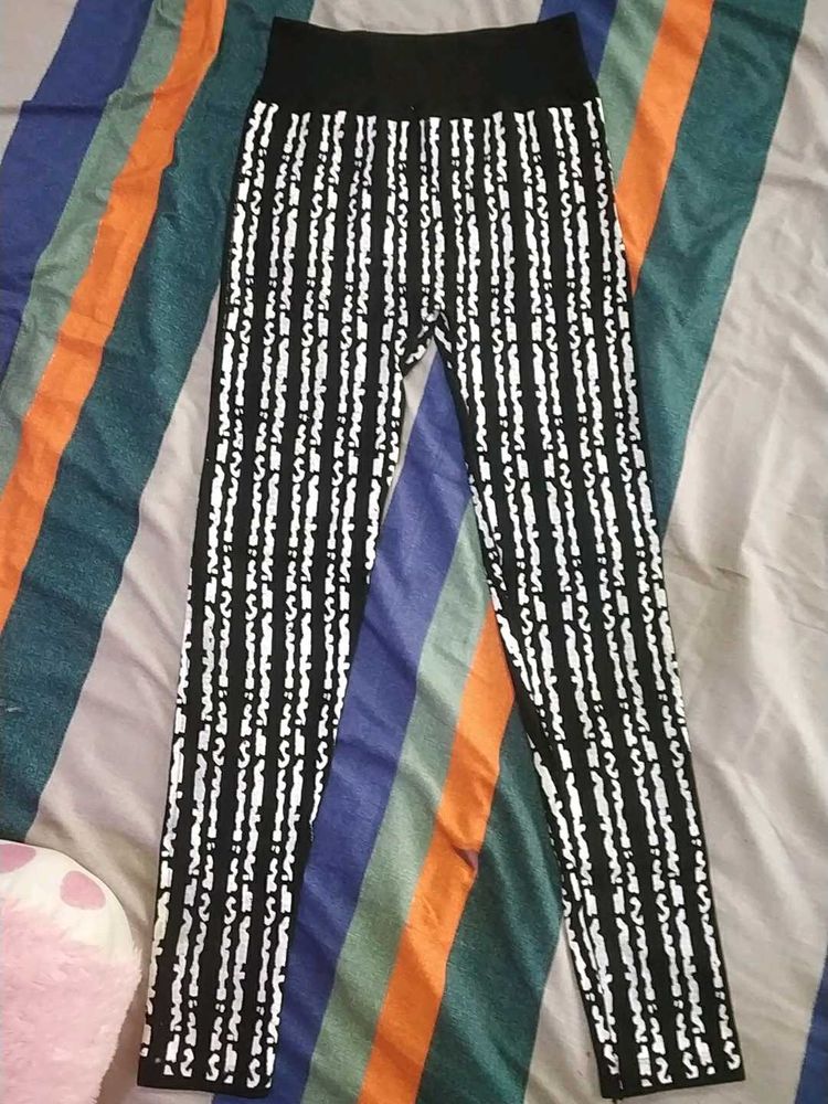 Striped Leggings🖤✨