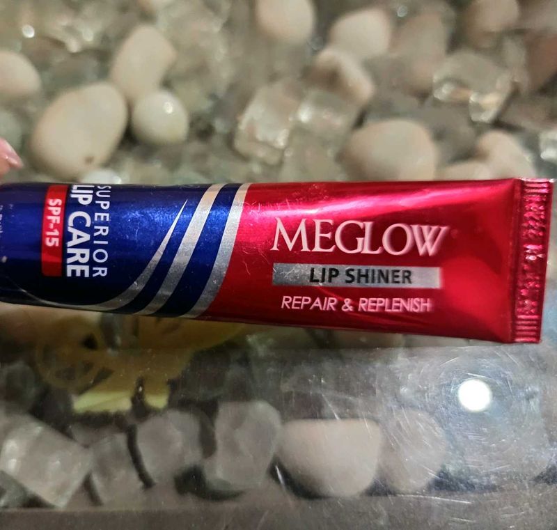 LIP SHINNER