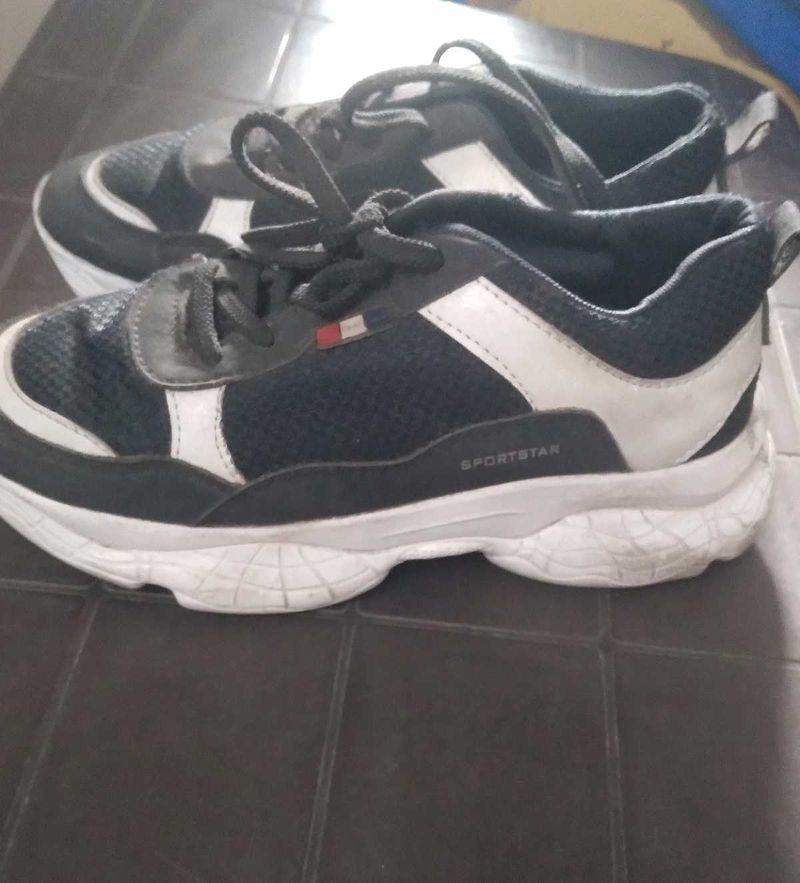 Chunky Casual Black Sneakers