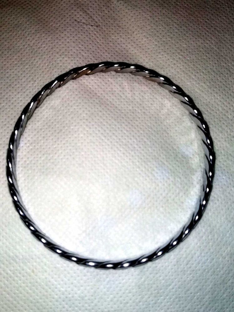 Twisted Bangle Bracelet