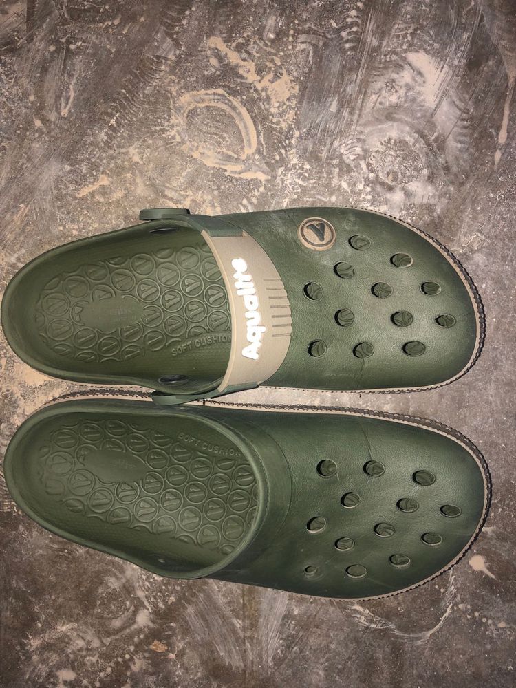 Aqualite Crocs
