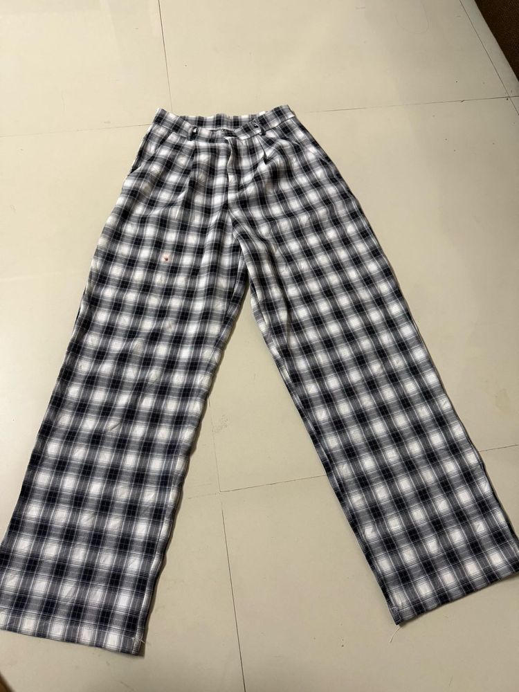 Black &amp; White Plaid Wide Leg Pants