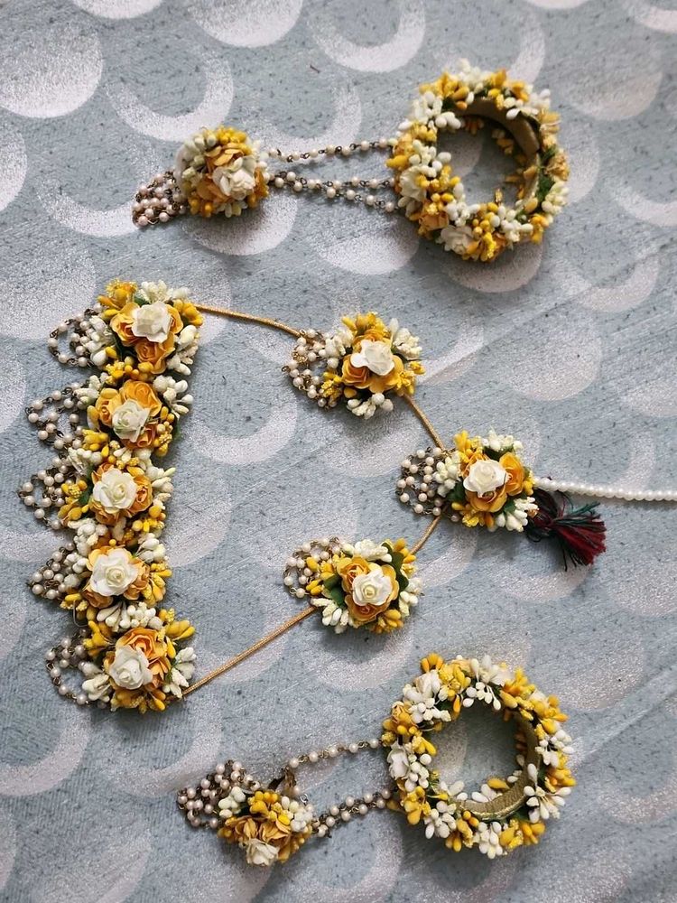 Floral Jewellery Set