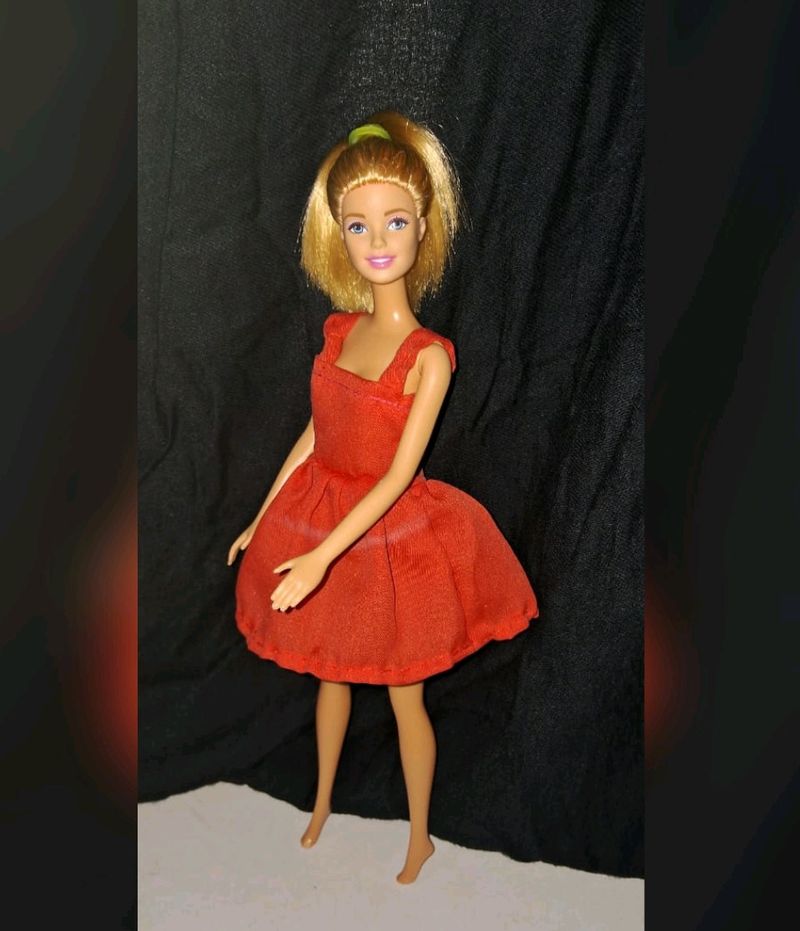 Barbie Doll 2010 Mattel🎀