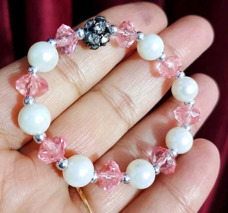 Pearl and Crystal Beaded Bracelet
