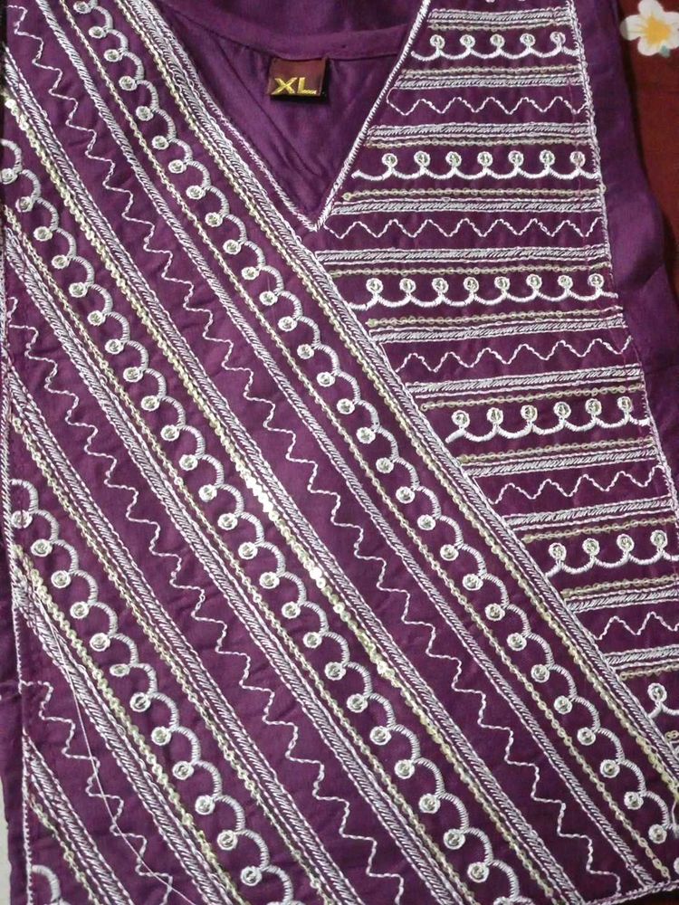 Elegant Purple Embroidered Kurta