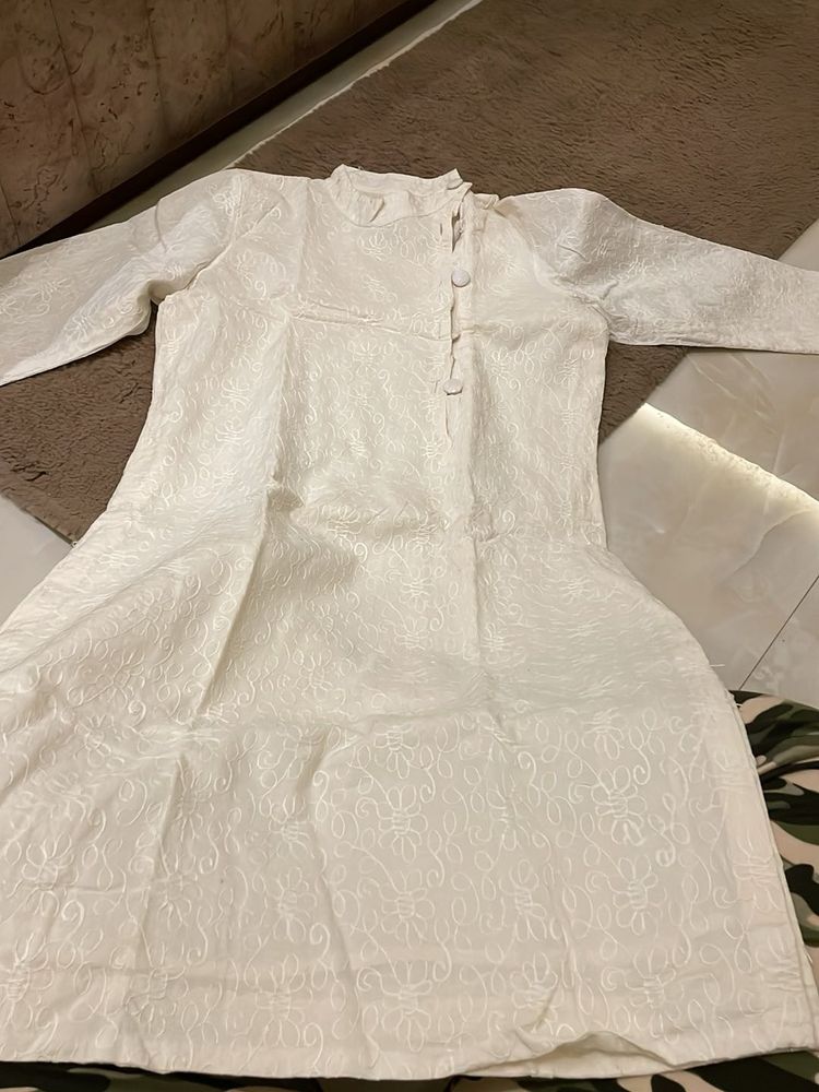 Elegant White Embroidery Kurta
