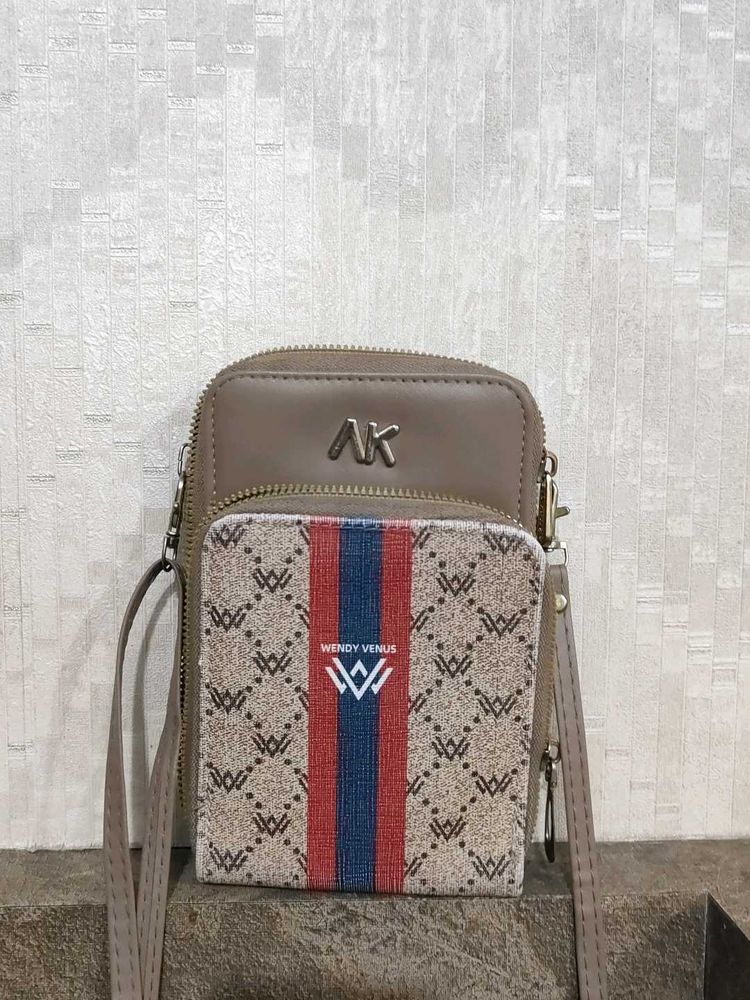 Wendy Venus Crossbody Bag