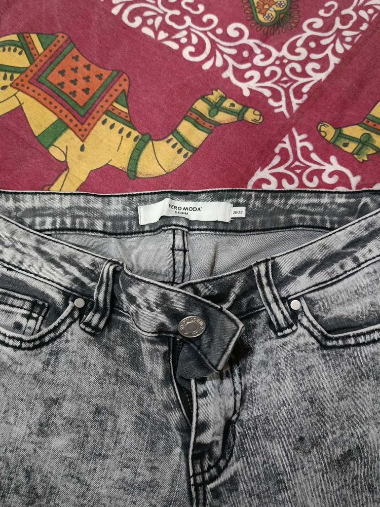 The Jeans Is Not Used