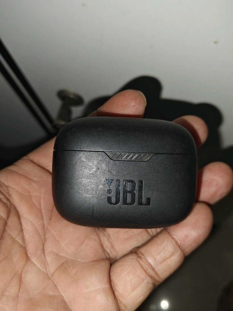 jbl Airbuds not working