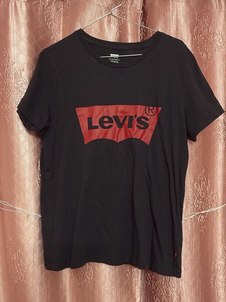 Levi's Graphic Tee
